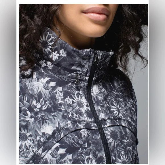 Lululemon Bring Back The Track Jacket Flowabunga Black Angel Wing W4D99S floral - Picture 6 of 15